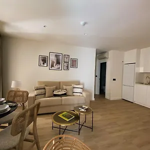  Apartment Oasis Backpackers'