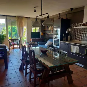 Una Parada A L'anoia En Apartamento Compartido Capellades
